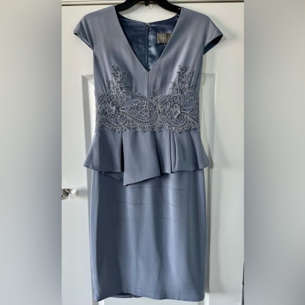 THEIA Sheath Cocktail Dress Womens size 4 blue-grey V-Neck